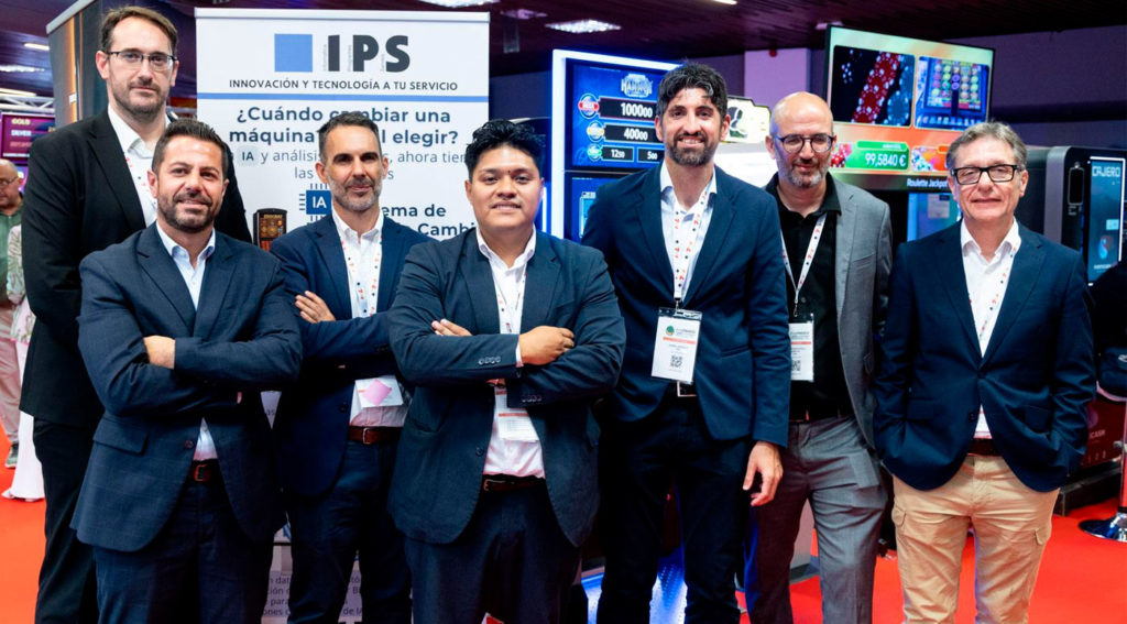 Equipo de IPS en el ExpoCongreso de Torremolinos 2025 presentando sus avances en inteligencia artificial y gestión operativa.